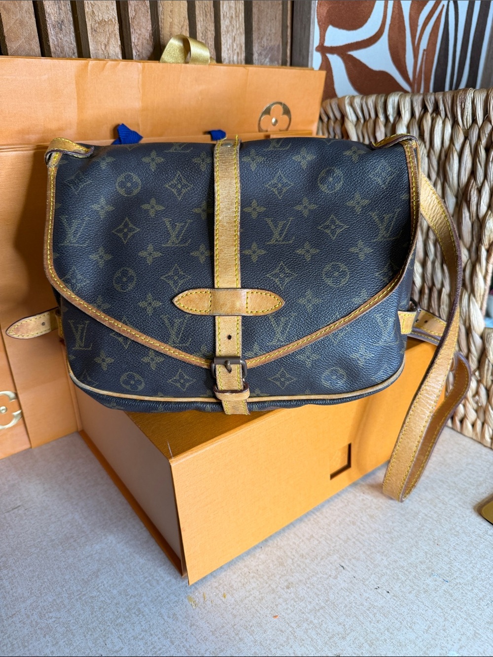 Louis Vuitton Saumur - Picture 2 of 12